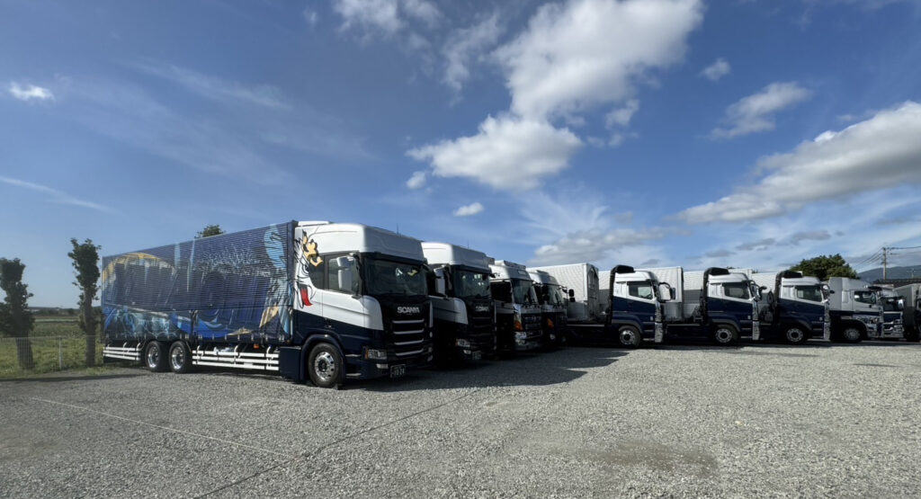 山一物流トラック画像